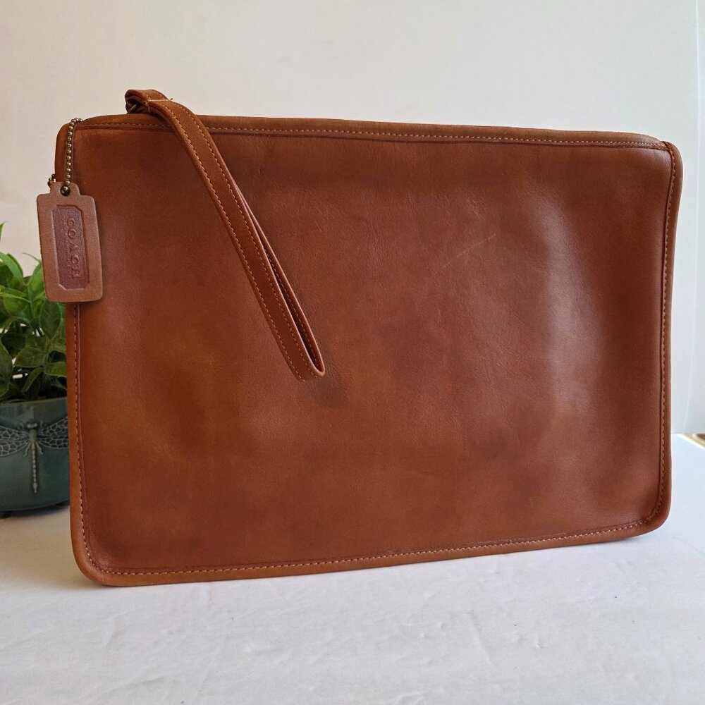 EUC NYC Vintage Coach Slim Clutch Large (#9555) in British Tan